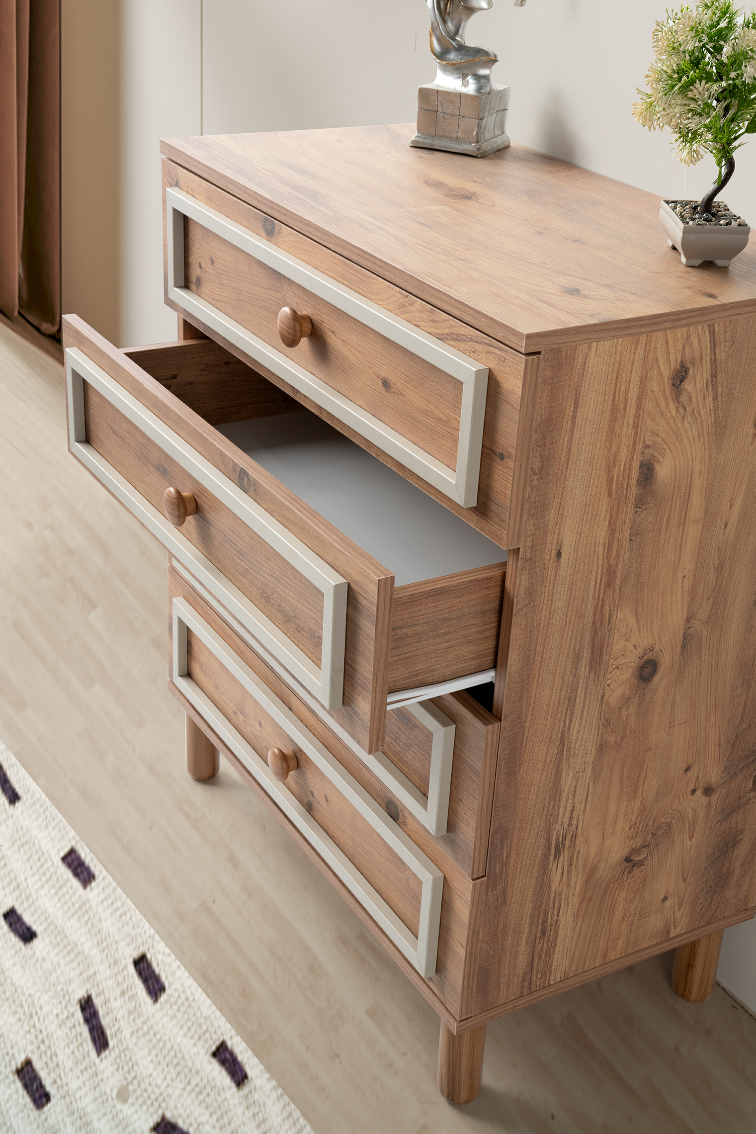 EZGI DRESSER